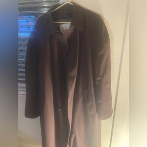 London Fog Long 44 trench coat with Zip lining made in Guatemal
